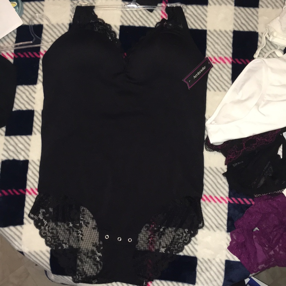 Ambrielle (L) body suit sleepwear